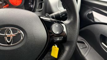 Toyota AYGO VVT-I X-TREND X-SHIFT TSS