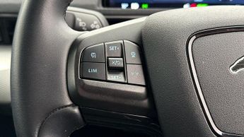 Ford Mustang Mach-E BASE