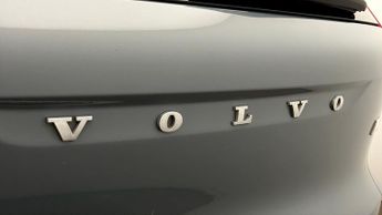 Volvo XC40 RECHARGE T4 R-DESIGN