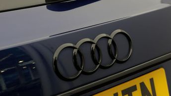 Audi A4 Avant AVANT TFSI S LINE BLACK EDITION