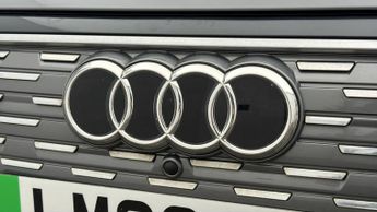 Audi Q4 e-tron S LINE