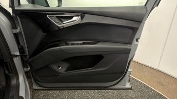 Audi Q4 e-tron S LINE
