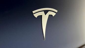 Tesla Model Y BASE