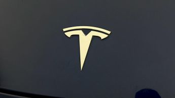 Tesla Model Y BASE