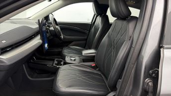 Ford Mustang Mach-E BASE