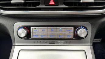 Hyundai KONA PREMIUM