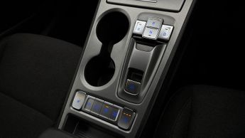 Hyundai KONA PREMIUM