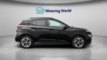 Hyundai KONA PREMIUM