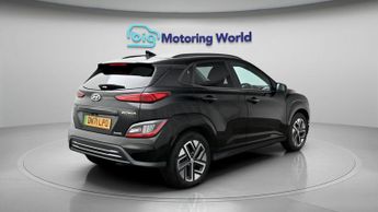Hyundai KONA PREMIUM