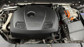 Volvo XC60 RECHARGE T6 PLUS AWD