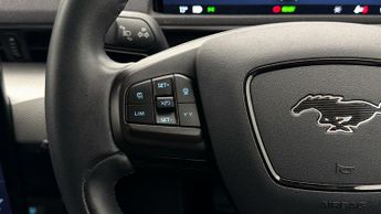 Ford Mustang Mach-E BASE