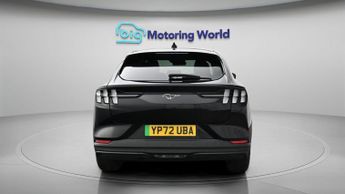 Ford Mustang Mach-E BASE