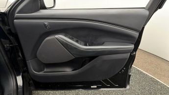 Ford Mustang Mach-E BASE