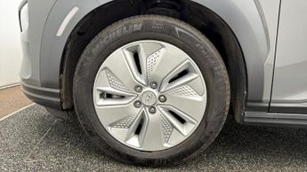 Hyundai KONA PREMIUM SE