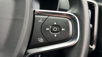 Volvo XC40 RECHARGE T5 R-DESIGN PRO