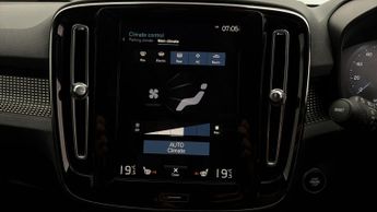 Volvo XC40 RECHARGE T5 R-DESIGN PRO