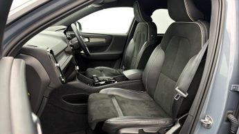 Volvo XC40 RECHARGE T5 R-DESIGN PRO