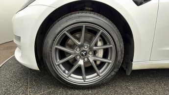 Tesla Model 3 LONG RANGE