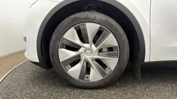 Tesla Model Y BASE