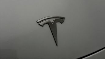Tesla Model Y BASE