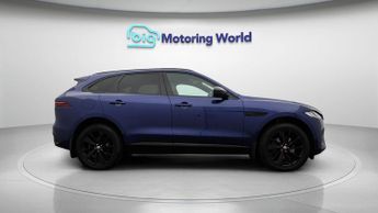 Jaguar F-PACE R-DYNAMIC BLACK