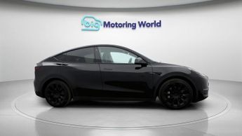 Tesla Model Y LONG RANGE AWD