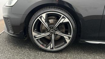 Audi A4 Avant AVANT TFSI S LINE BLACK EDITION