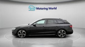 Audi A4 Avant AVANT TFSI S LINE BLACK EDITION