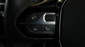 Peugeot E-2008 ACTIVE PREMIUM PLUS