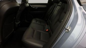 Volvo V90 D4 MOMENTUM