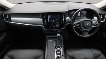 Volvo V90 D4 MOMENTUM