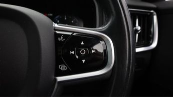 Volvo V90 D4 MOMENTUM