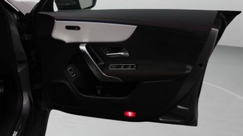 Mercedes-Benz CLA CLA 180 AMG LINE PREMIUM
