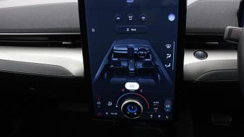 Ford Mustang Mach-E BASE