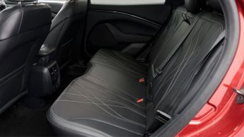 Ford Mustang Mach-E BASE