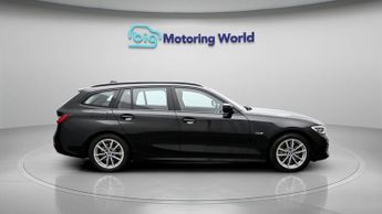 BMW 3 Series 330E SE PRO