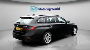 BMW 3 Series 330E SE PRO