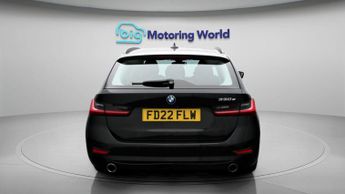 BMW 3 Series 330E SE PRO