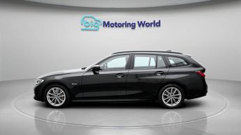 BMW 3 Series 330E SE PRO