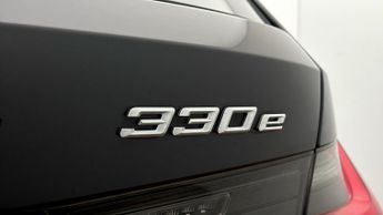 BMW 3 Series 330E SE PRO