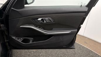 BMW 3 Series 330E SE PRO