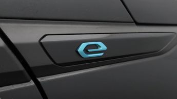 Peugeot E-2008 ACTIVE PREMIUM