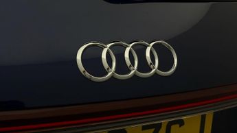 Audi Q4 e-tron S LINE