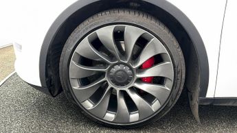 Tesla Model Y PERFORMANCE AWD