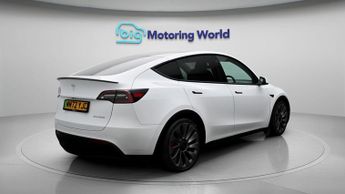 Tesla Model Y PERFORMANCE AWD