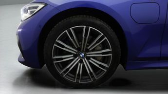 BMW 3 Series 330E M SPORT
