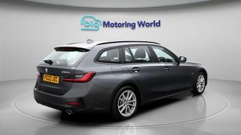 BMW 3 Series 330E SE PRO