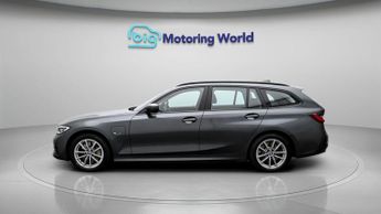 BMW 3 Series 330E SE PRO