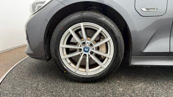 BMW 3 Series 330E SE PRO