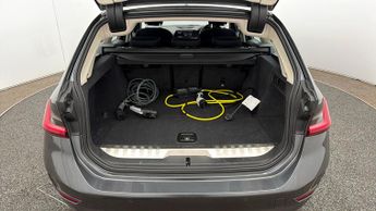 BMW 3 Series 330E SE PRO